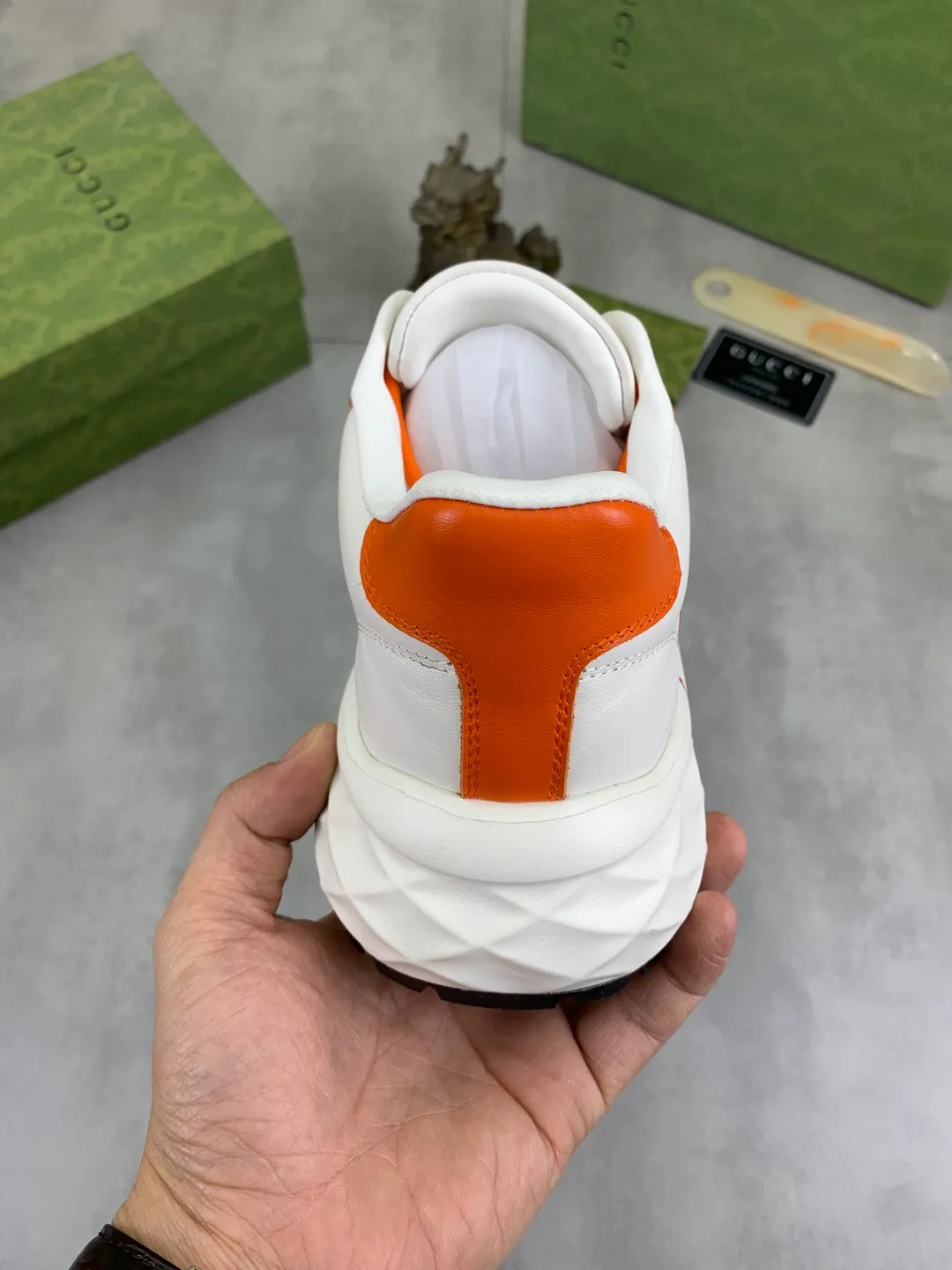 Men's shoes 💰P500💰[New style] 🆘 Dad's shoes [GUCCI] Gucci's new men's shoes are the first to be launched, and the materials and workmanship are superior to all versions on the market. The highest quality imported original top calfskin upper with trendy printed patterns ➕, the inner material is made of full-grain pigskin lining, privately molded soft TPU rubber comfortable outsole, and high foot comfort. Actual shooting, imported special materials highlight the unique charm of the brand 2️⃣colors available Size number; 38-44